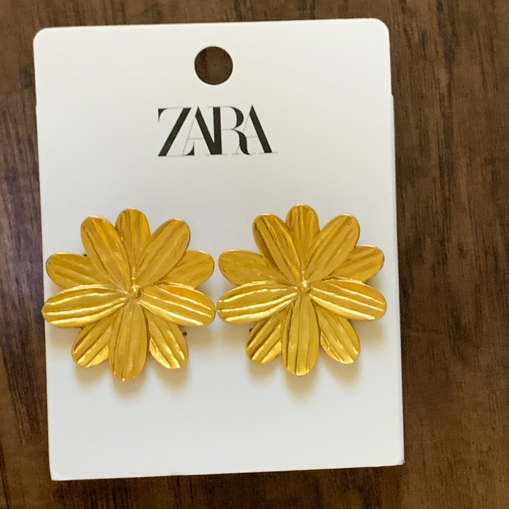 Zara Earring